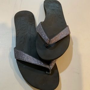 Reef purple sparkle flip flops. Sz 10